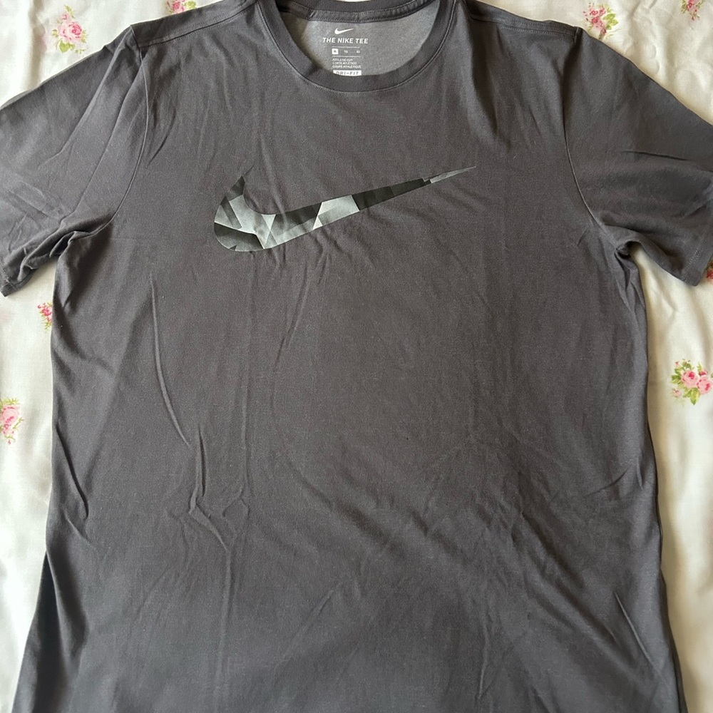 Nike Men's Charcoal Tee with Logo